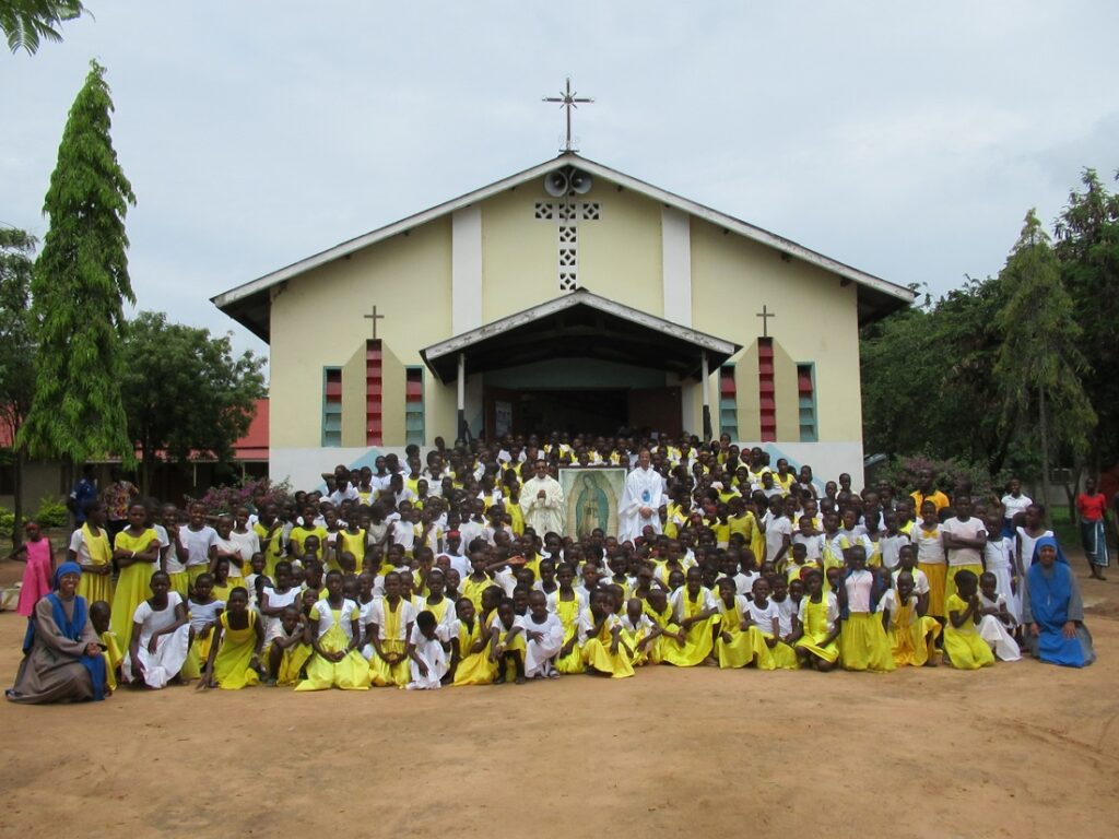 You are currently viewing مخيم ل 450 فتاة في تنزانيا