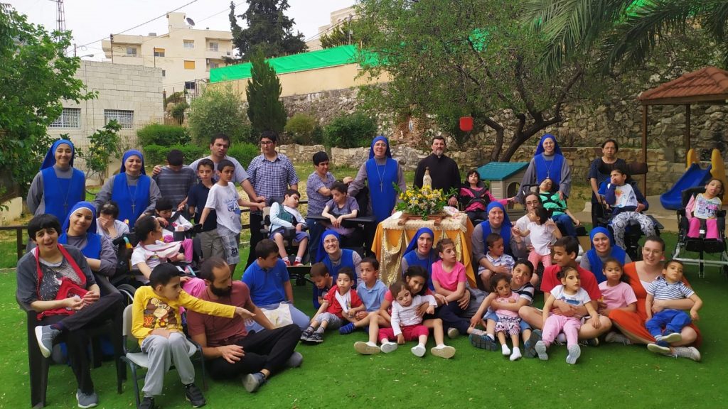 Read more about the article احتفال بمناسبة عيد مريم العذراء سيدة فاطمة في بيت لحم