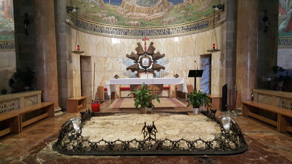 Read more about the article زيارة الى الجسمانية والقبر المقدس