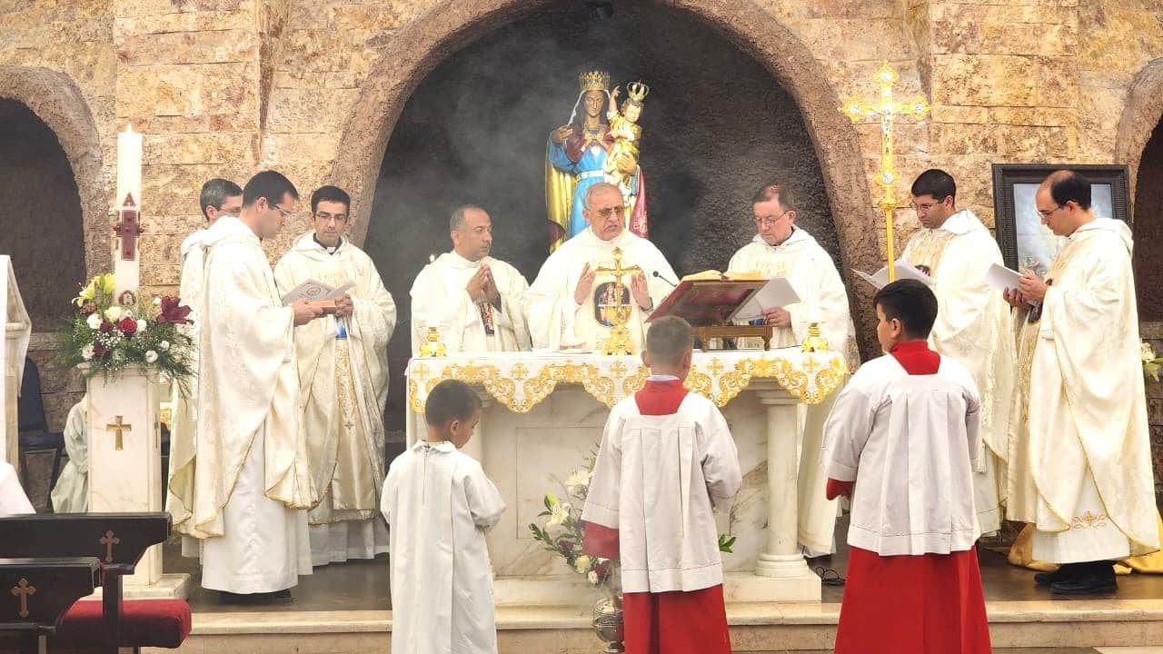 Read more about the article احتفال في الذكرى ال 14 لدموع سيدة الجبل